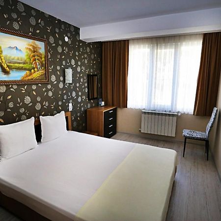 Apart Hotel Central モムチルグラト エクステリア 写真