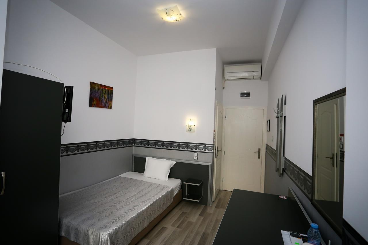 Apart Hotel Central モムチルグラト エクステリア 写真